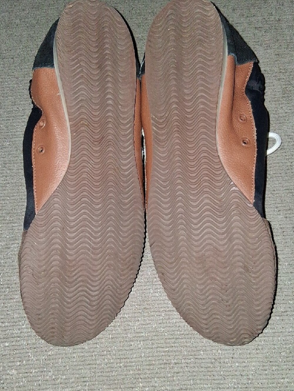 Tory Burch Brown and Black Logo Detail Sneakers - Picture 6 of 11